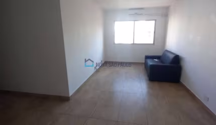 Apto Amplo, 80m2, 2 dormitórios ao lado do parque da aclimação.