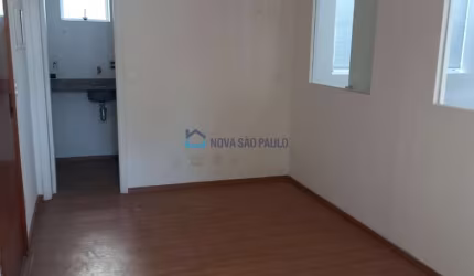 Conjunto comercial amplo. 64m2. 2 vagas , estacionamento para clientes-  Aclimaçao.