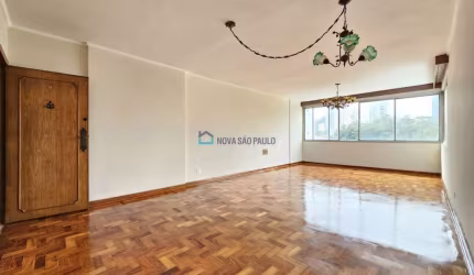 Apartamento 136m2, 3 dormitórios, 1 suite, 1 vaga, Ao lado do parque da Aclimação