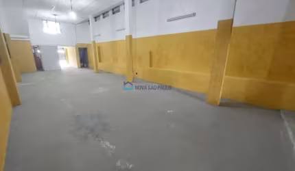 Galpão com salas à venda no Jd da Saúde com 288m², 4 salas, cozinha, banheiros no altos. Trifásico
