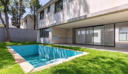 Vende Casa com 4 Dormitórios em Condomínio Fechado - Jardim Cordeiro