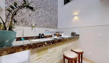 Oportunidade Imperdível: Sobrado Comercial de 374 m² em Localização Estratégica!