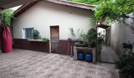 Casa térrea à venda no bairro Americanópolis com 3 dormitórios