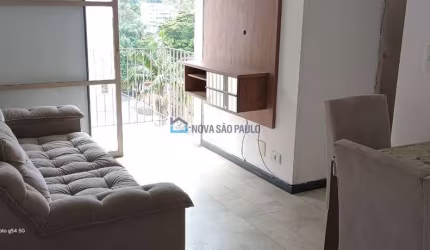 Apartamento com 02 dormitórios e 01 vaga