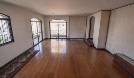 Lindíssimo Apartamento Amplo e Arejado Classe A - 4 Vagas !!!