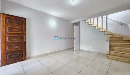 Sobrado com 3 quartos na Chacara Inglesa