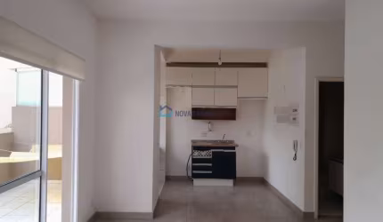 Apartamento Zoológico, térreo, varanda, semi novo, condomínio espaçoso, arborizado, lazer completo.
