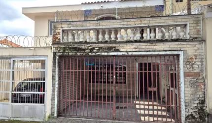 Sobrado para reforma a venda a 300 metros do Colégio Santo Américo