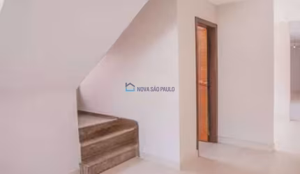 Sobrado 220m² , 2 dormitórios , 2 vagas - Metro Conceição!