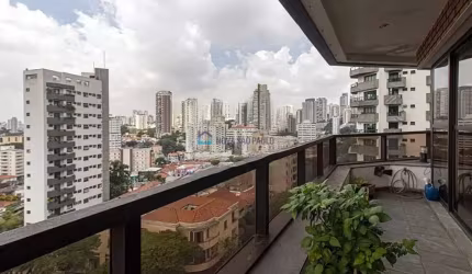 Apartamento na Aclimação  215 m²  4 Dormitórios 3 Vagas