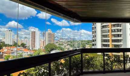 Apartamento com 2 suítes e 3 vagas no Campo Belo