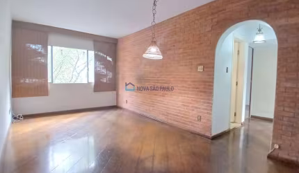 Apartamento com 2 quartos, 1 vaga fixa  à venda em Moema.
