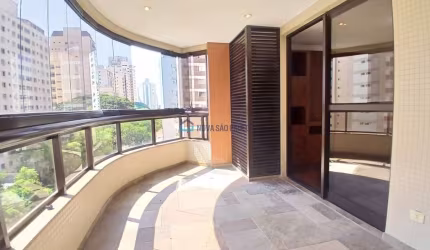 Apartamento com sacada  3 quartos 3 suítes, 4 vagas à venda em Moema.
