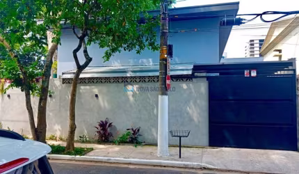 Sobrado Reformado com 231m²  4 Dormitórios á Venda em Moema