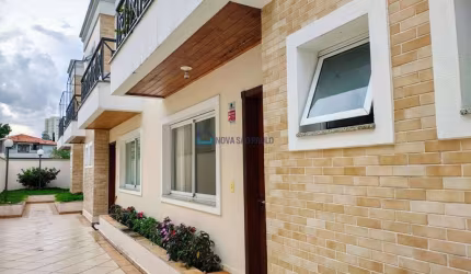 Casa em Condomínio / Saúde com 03 dormitórios e 2 vagas