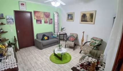 Casa Térrea Próximo Metrô Santa Cruz