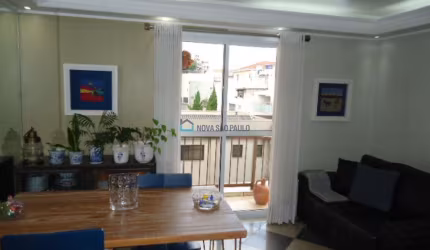 Apartamento na Rua Vergueiro com 02 vagas.