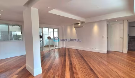 Casa no Planalto Paulista condomínio fechado 4 suítes, 4 vagas e Lazer. Estuda permuta Parcial