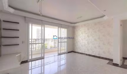 Apartamento à venda, possui 3 quartos, suíte e 2 vagas próximo ao metrô Praça da Árvore!