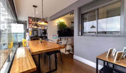 Lindo apartamento em andar alto, varanda gourmet e 2 vagas  de garagem!