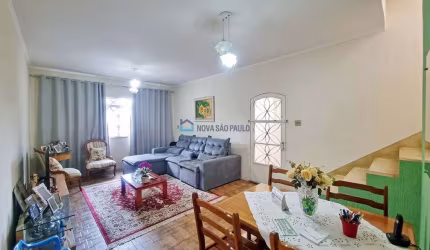 Casa à venda, com 4 quartos, 1 suíte, 3 vagas, 240 m², na Vila Mariana