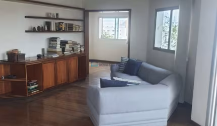 Apartamento em Moema Pássaros com 210m², 04 dormitórios sendo 02 suites e 03 vagas de garagem.