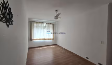Apartamento de 2 dormitórios em Moema Índios