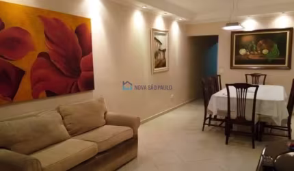 Sobrado à venda / Bosque da Saúde/ 3 dormitórios/ 2 suítes/  4 vagas