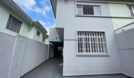 Sobrado com 03 dormitórios na região da Vila Mascote