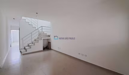 Sobrado à venda no Jardim Prudência com 3 dormitórios
