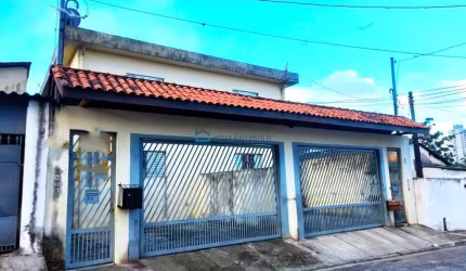Sobrado constituído de 4 kitnets para locação