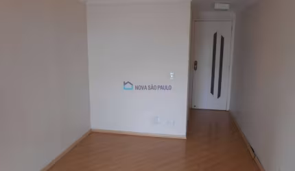 Apartamento à venda na Vila Guarani com 3 quartos 1 vaga de garagem.