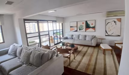 Apartamento em Moema com 230m², com 03 dormitórios, sendo 03 suites e 4 vagas de garagem