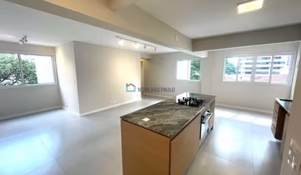 Apartamento vago à venda em Moema, 80m², 260m do metrô Moema