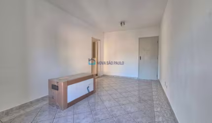 Apartamento de 2 dormitórios, 1 vaga de garagem livre, próximo ao shopping Santa Cruz!