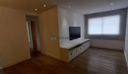 Apartamento 2 dormitórios, 1 vaga, andar alto .