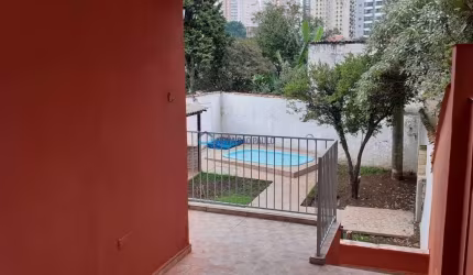 Casa térrrea à venda no bosque da Saúde, com quintal e piscina