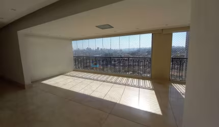 Apartamento com 3 quartos, 2 suites na frente do Metrô