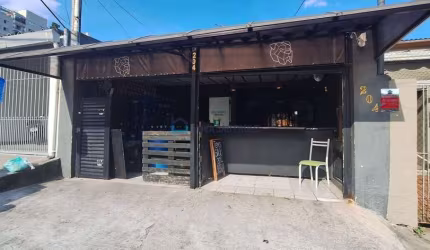 Casa comercial de 150m² com 3 dormitórios