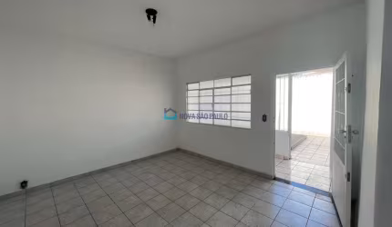 Casa térrea com 02 dormitórios na região da Vila Império