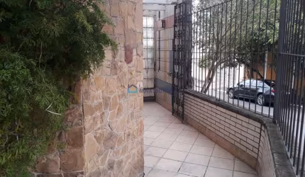 Casa Mirandópolis, 3 dormitórios, sendo 1 suíte e 2 vagas