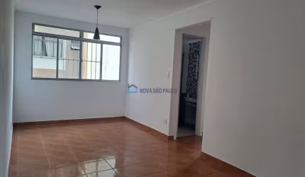Apartamento com 02 Dormitórios, 01 Vaga no Jabaquara
