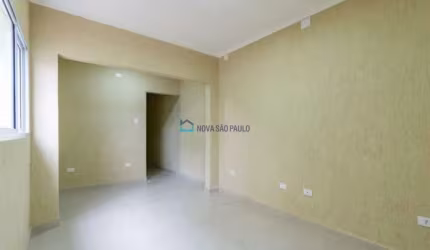 Casa com 6 dormitórios à 850 metros do Metrô Praça da Árvore
