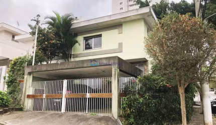 Sobrado a venda na Vila Alexandria / Jabaquara . 3 dormitórios (1 suíte) . 4 banheiros . 2 vagas