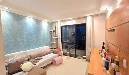 Apartamento com 3 dormitórios, 1 suite, sala com sacada, 1 vaga livre