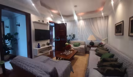 Sobrado com 3 pavimentos 4 Quartos e 3 suítes à Venda, 260 m² por R$ 1.400.000,00