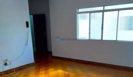 Apartamento à venda localizado na esquina da Rua Albuquerque Maranhão com a Av. Lins de Vasconcelos