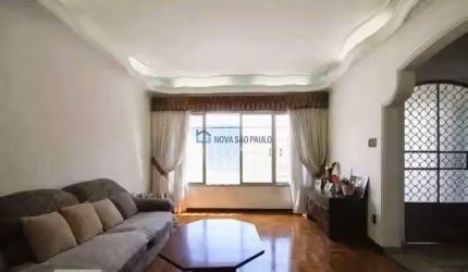 Sobrado a venda no Ipiranga ,3 dormitórios (3suítes) ,6 banheiros ,3 vagas 350m²