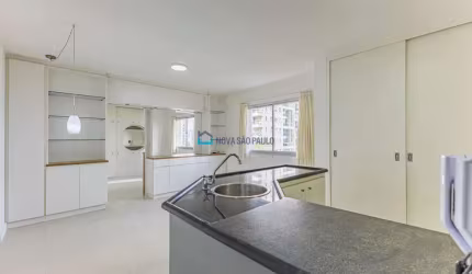 Apartamento no Campo Belo  com 1 dormitório e 1 Vaga
