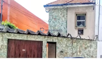 Sobrado 212m²  com 3 dormitórios sendo 1 suíte na Vila Monumento